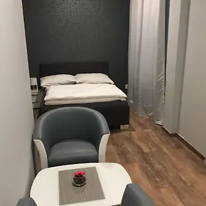 Kolbenka Hostel Praga